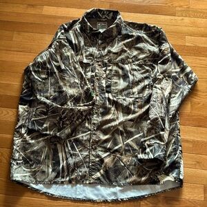 Men’s Long Sleeve Drake XL Vented Camo shirt.